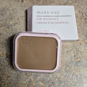 Mary Kay Day Radiance Cream Foundation — Sunlit Beige (Warm Tan)